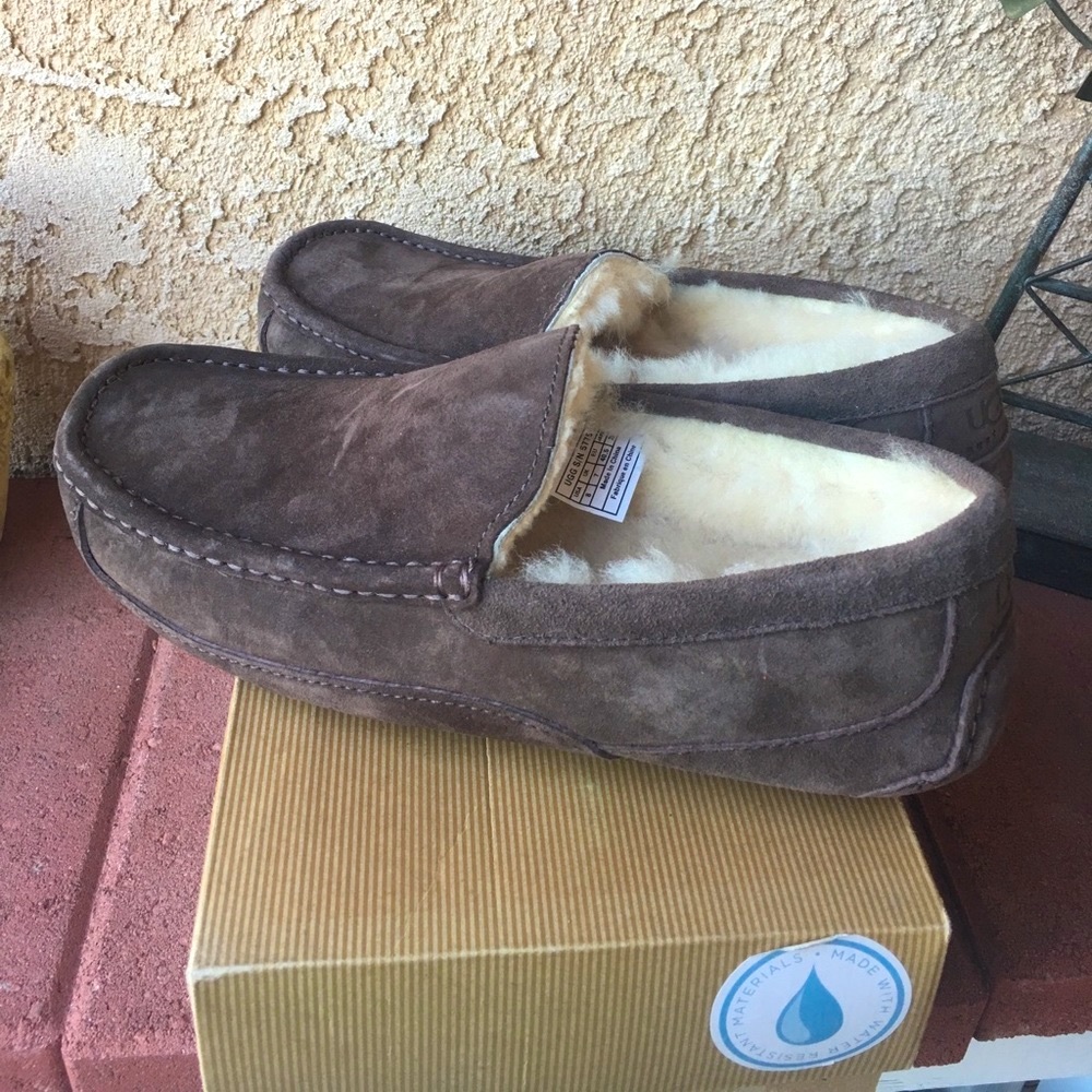 Mens UGG slippers size 8 / scuffed up - Picture 2 of 5